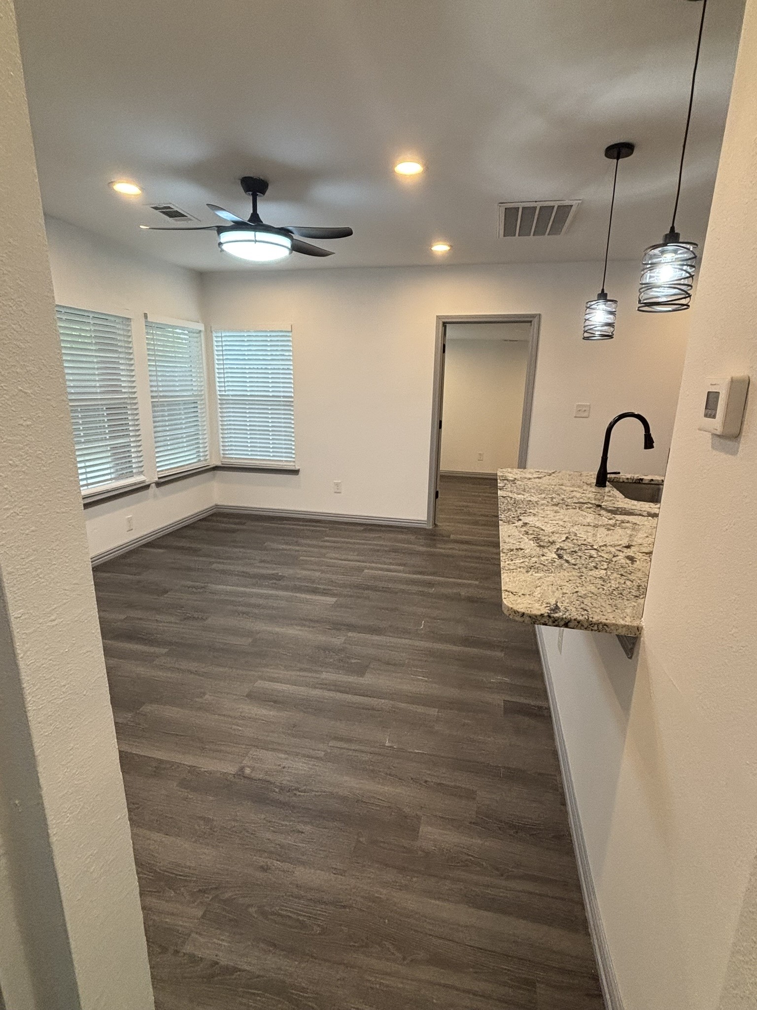 722 SE 11th Street Grand Prairie TX 75051