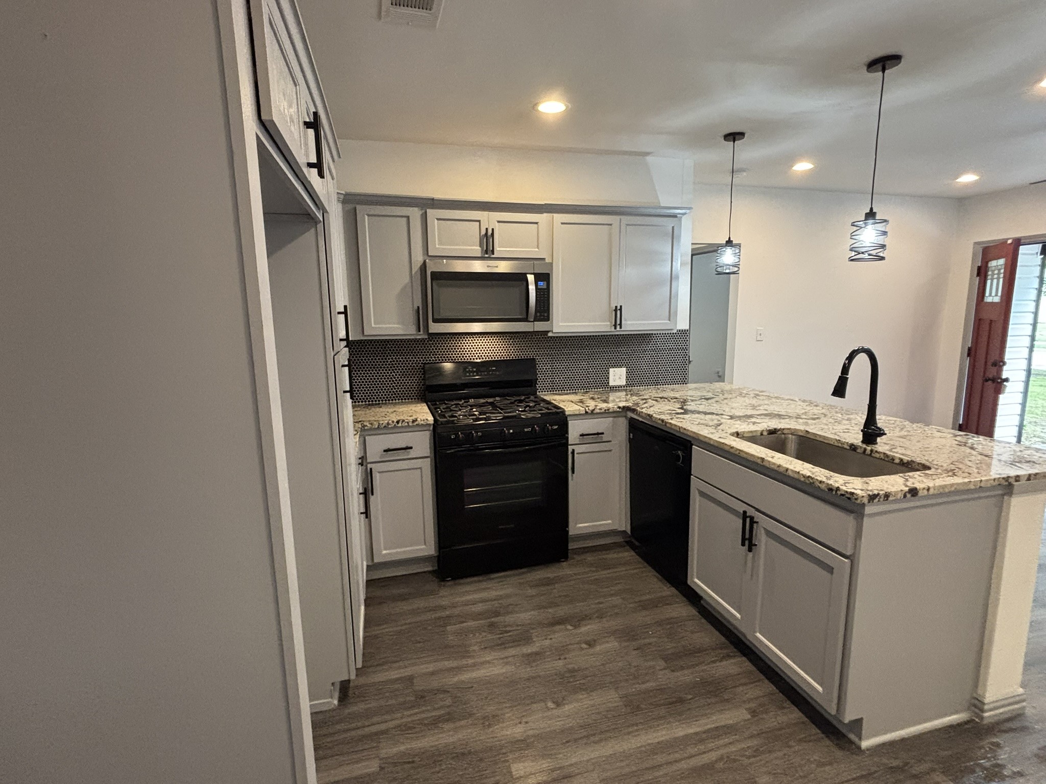 722 SE 11th Street Grand Prairie TX 75051