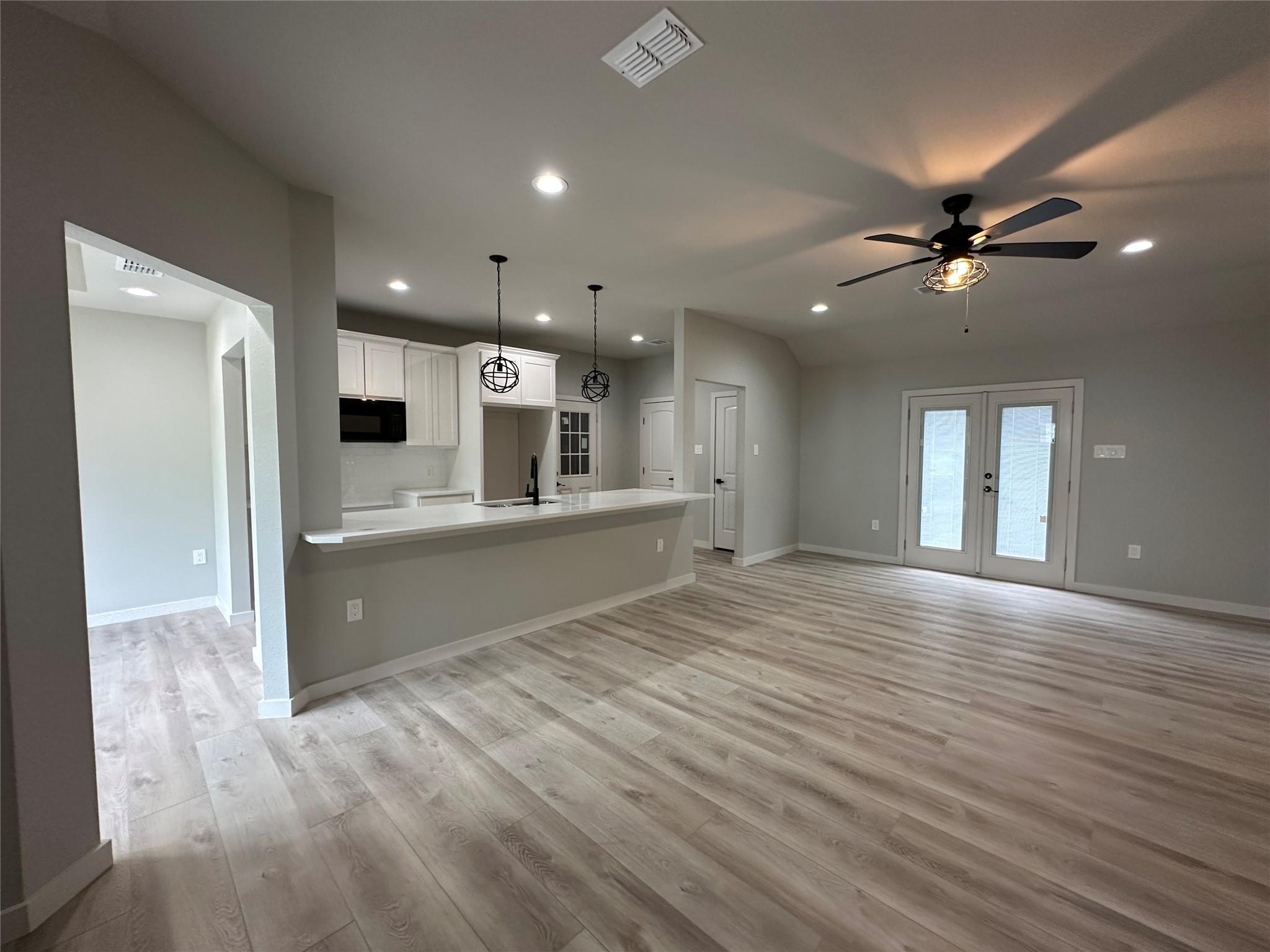 317 N Clark Street Comanche TX 76442