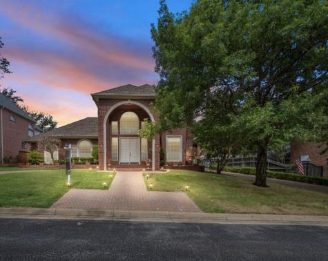 2114 Bay Cove Court Arlington TX 76013