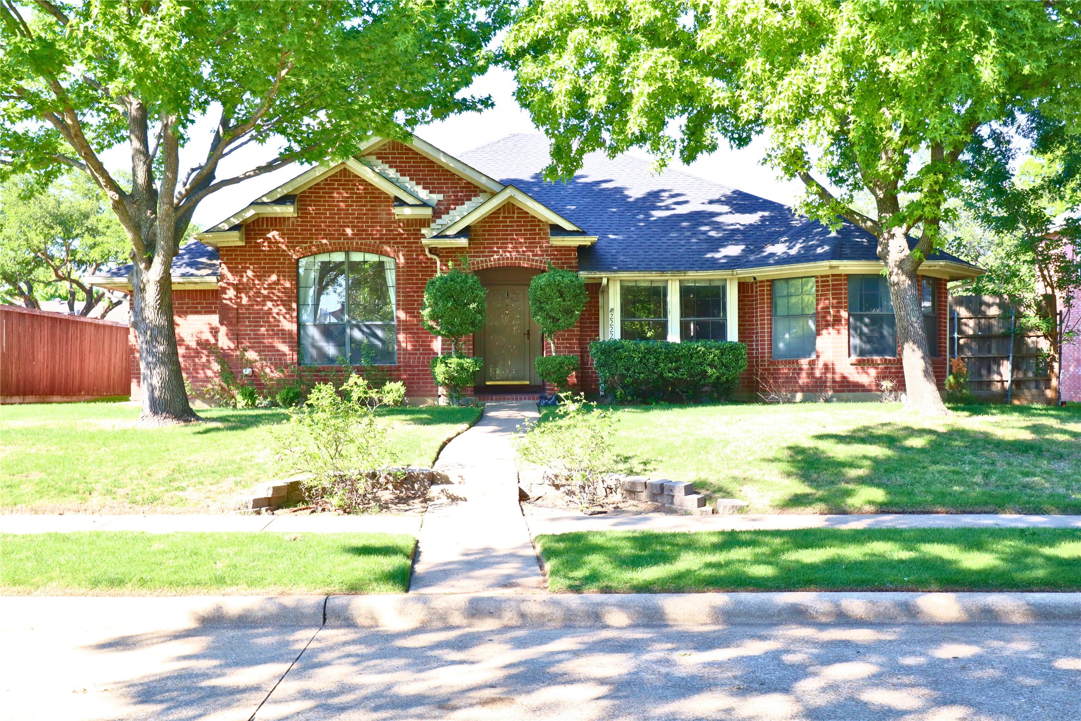 2222 Country Hollow Lane Garland TX 75040