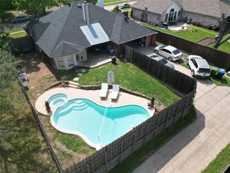 2222 Country Hollow Lane Garland TX 75040