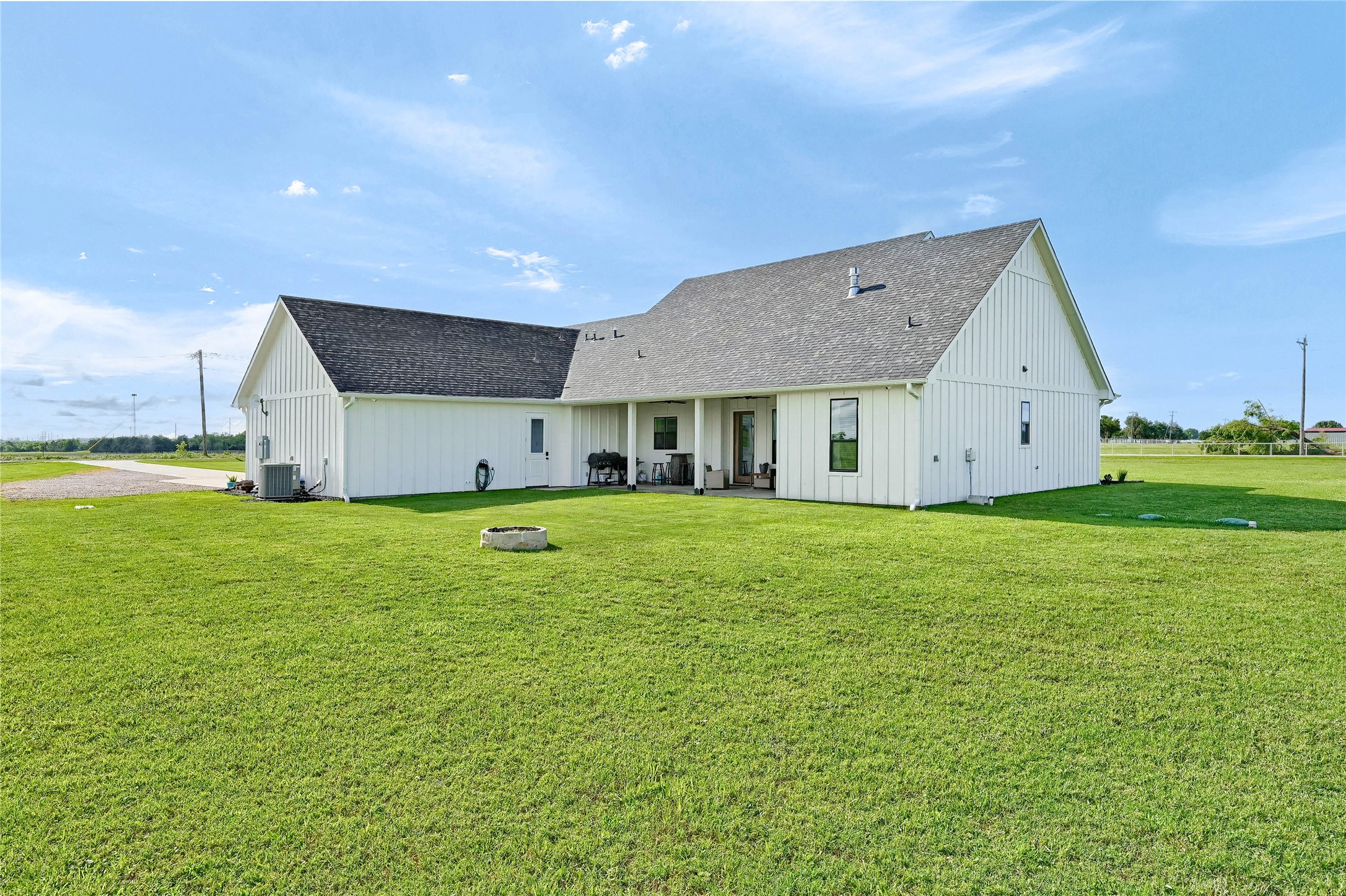 1553 South Road Whitesboro TX 76273