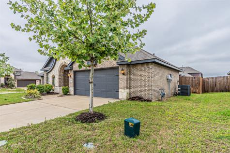 1965 Silverleaf Drive Glenn Heights TX 75154