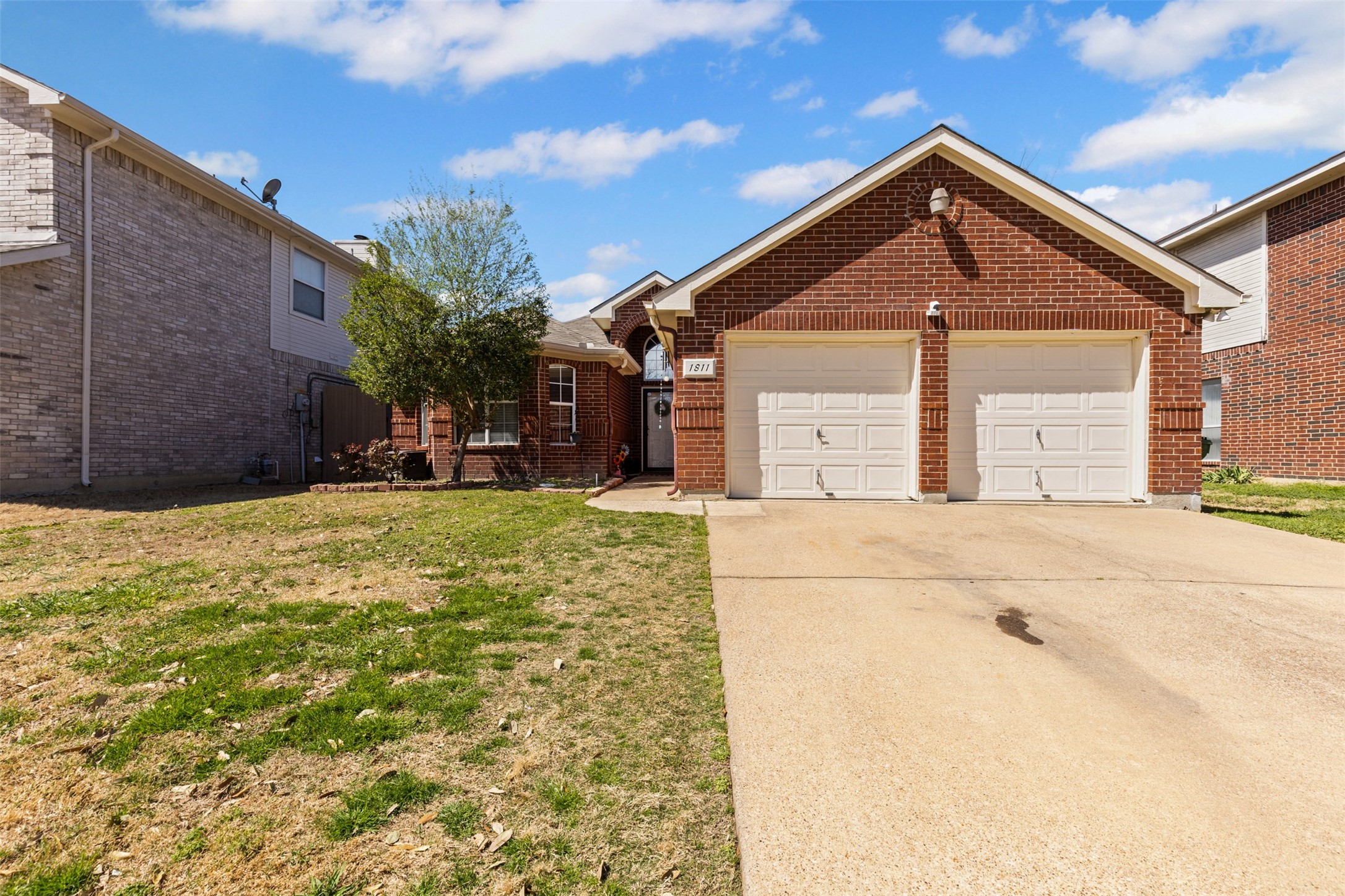 1811 Creekpark Trail Arlington TX 76018