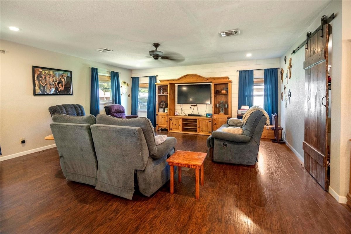 604 W 15th Street Brady TX 76825
