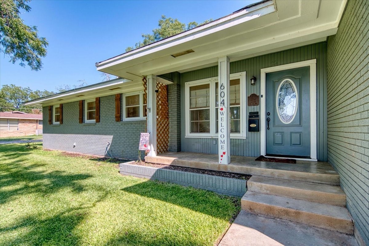 604 W 15th Street Brady TX 76825
