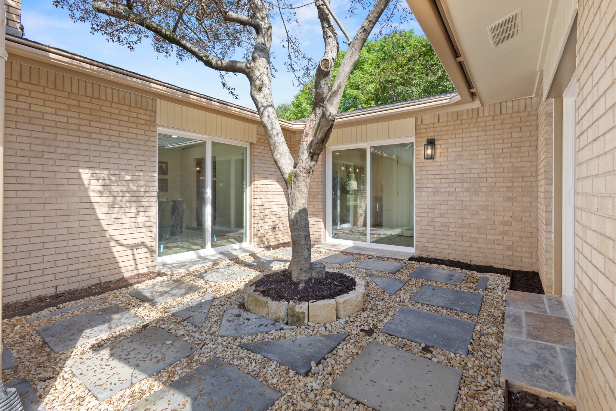 10528 Swallow Lane Dallas TX 75218