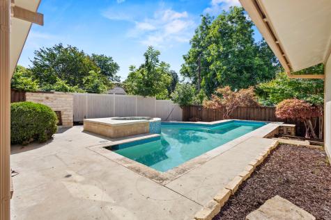10528 Swallow Lane Dallas TX 75218