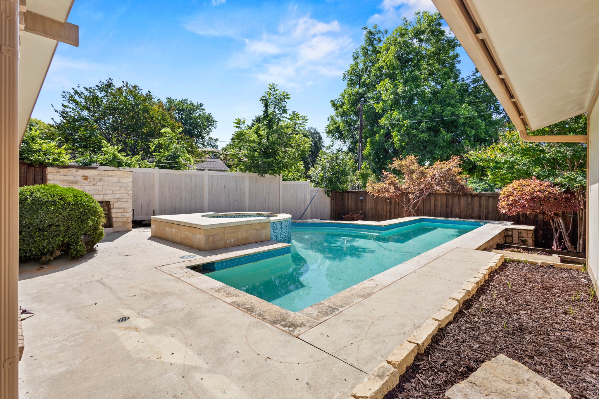 10528 Swallow Lane Dallas TX 75218