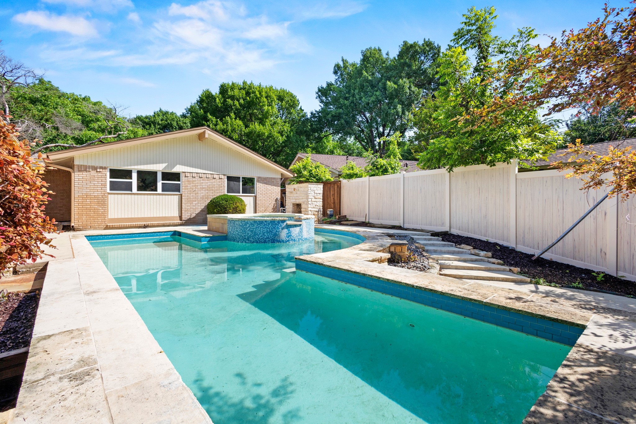 10528 Swallow Lane Dallas TX 75218