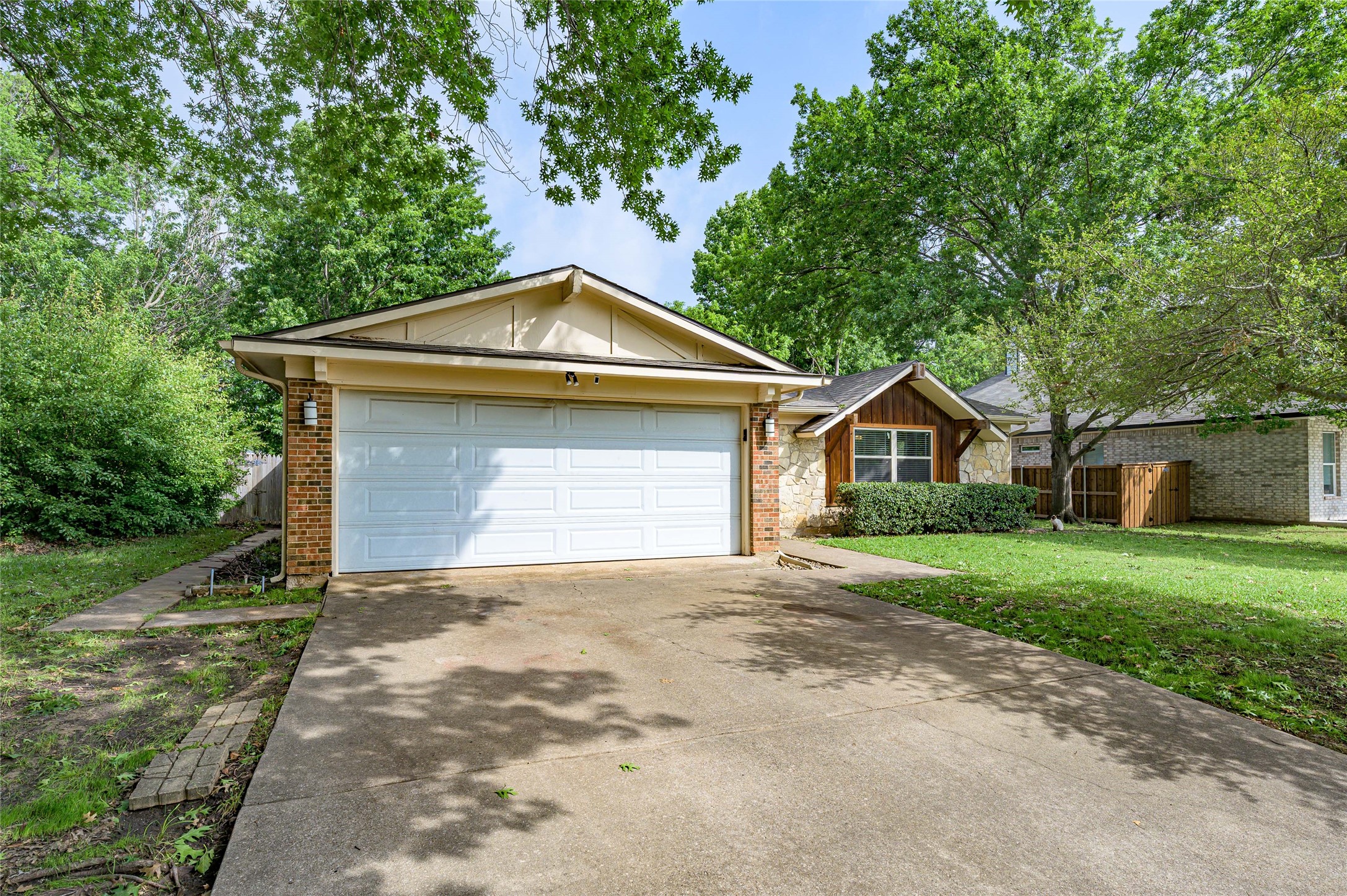 1028 S Idlewild Drive Sherman TX 75090
