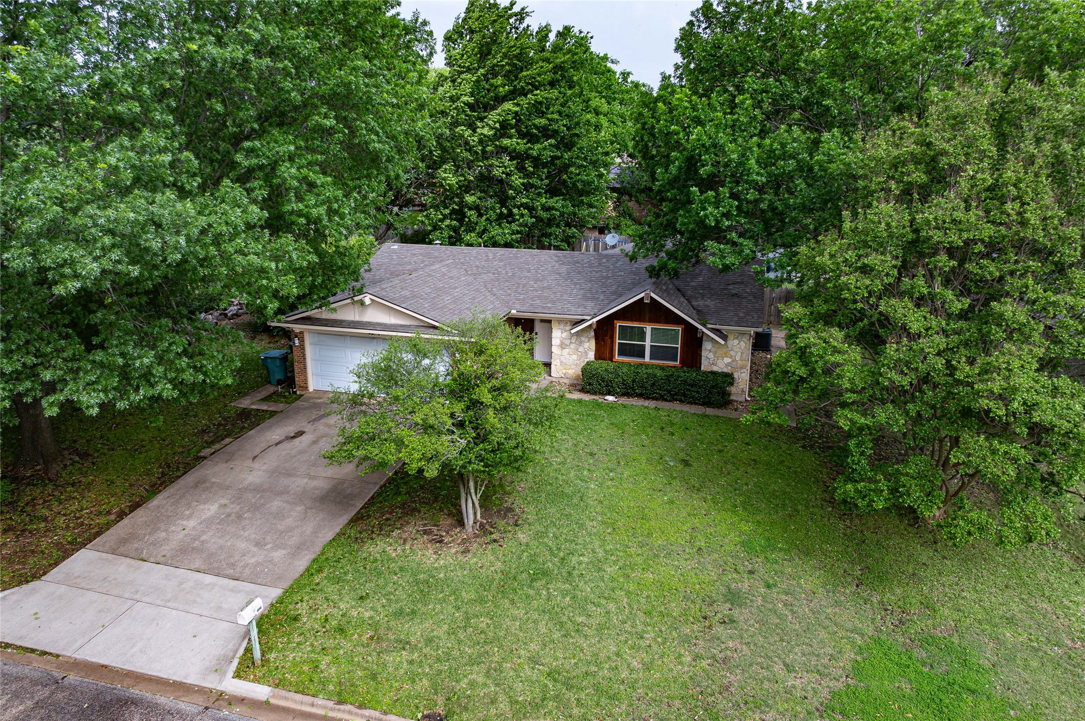 1028 S Idlewild Drive Sherman TX 75090