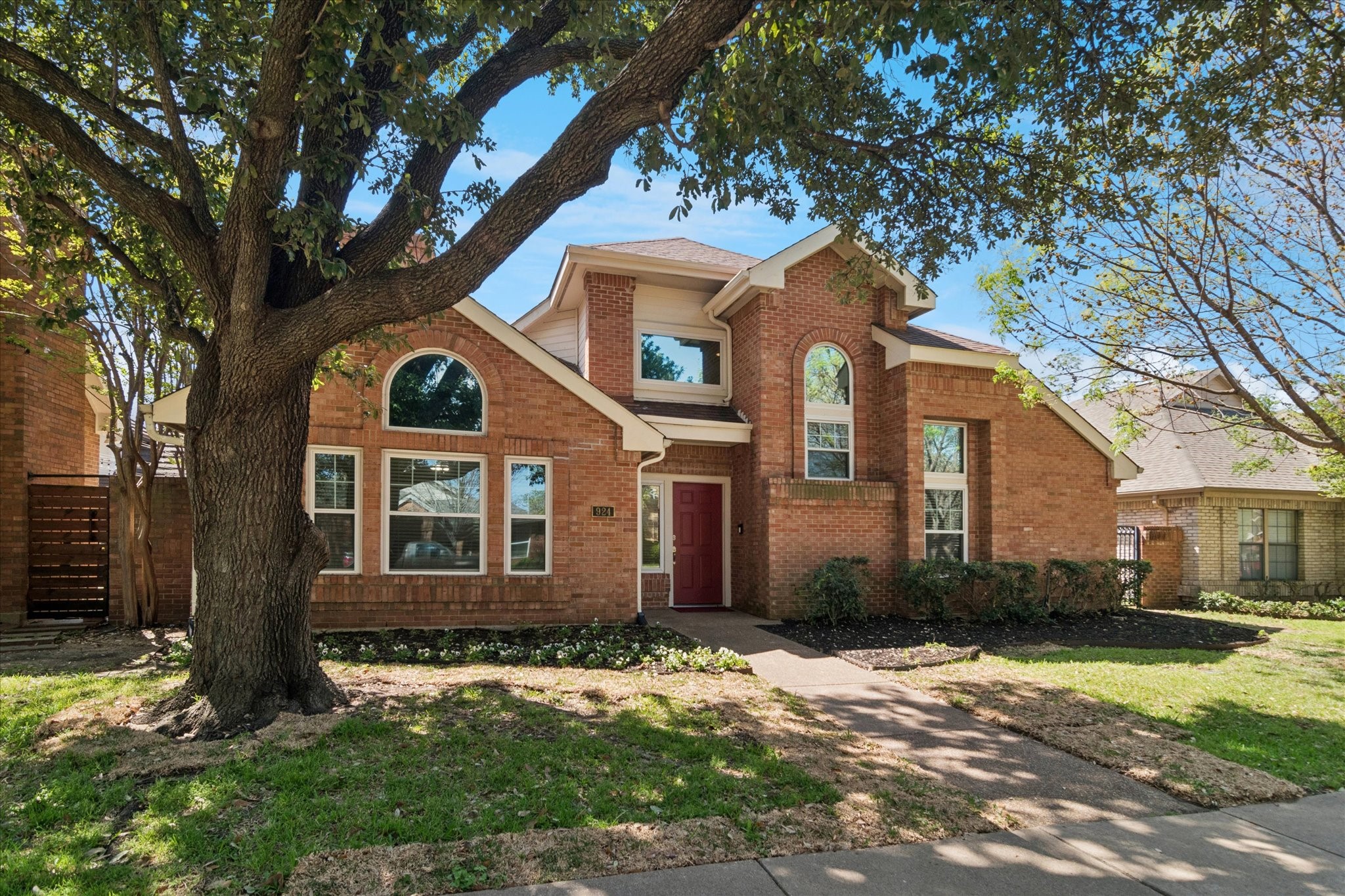 924 Mccoy Drive Irving TX 75062