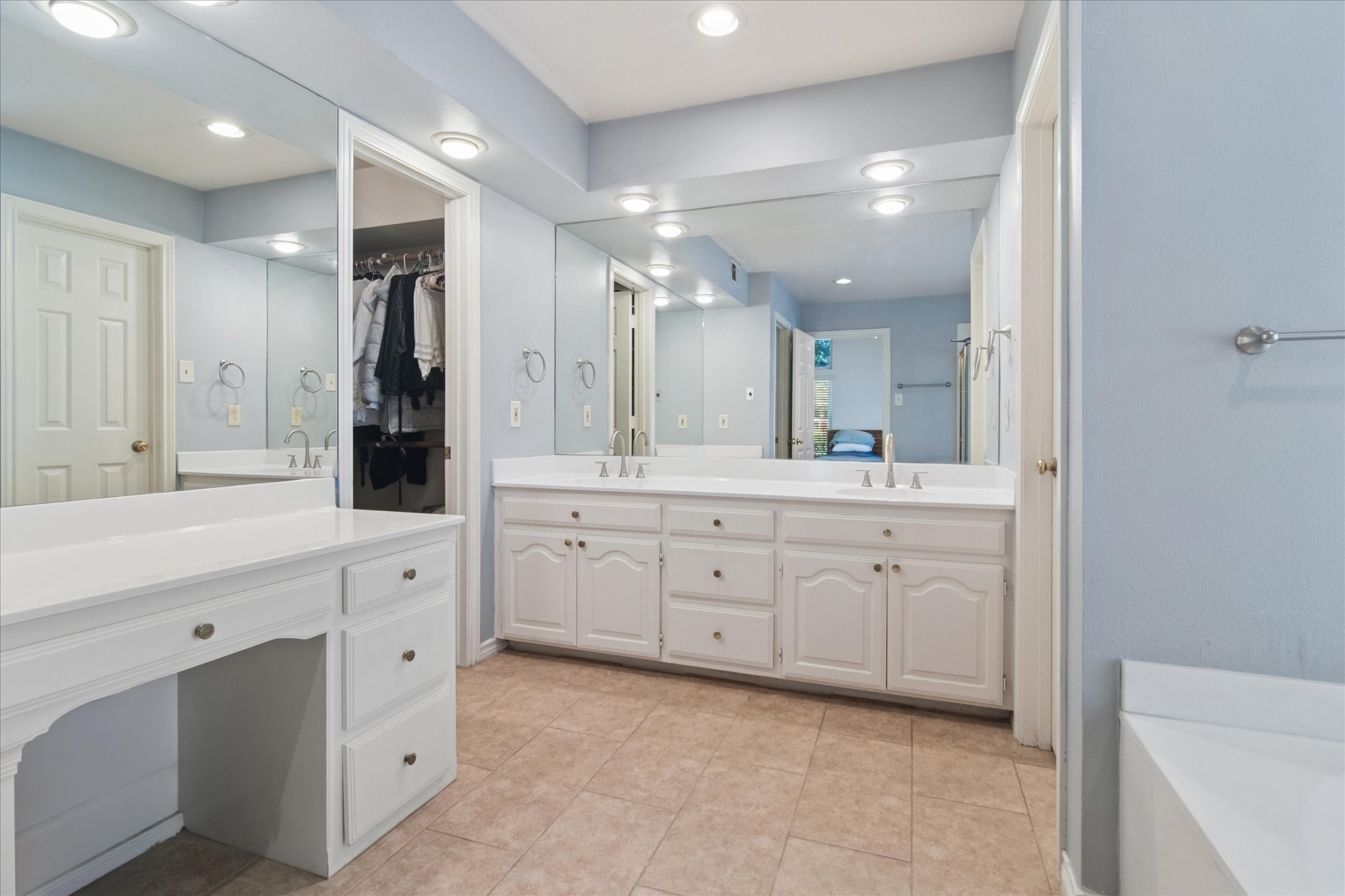 924 Mccoy Drive Irving TX 75062
