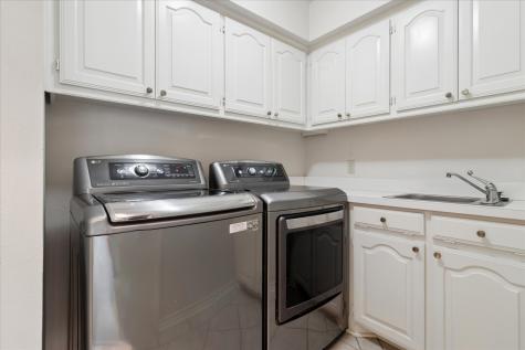 924 Mccoy Drive Irving TX 75062