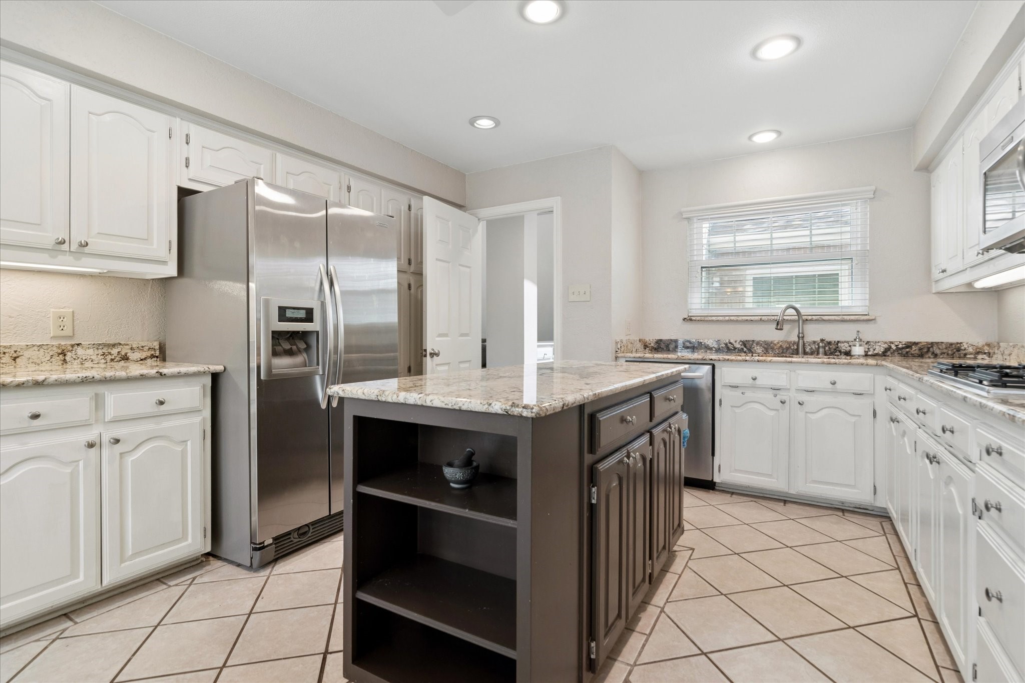 924 Mccoy Drive Irving TX 75062