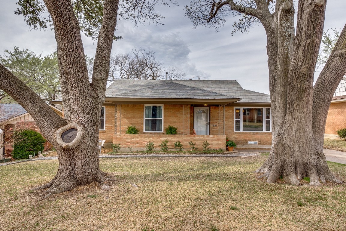 11621 Saxon Street Dallas TX 75218