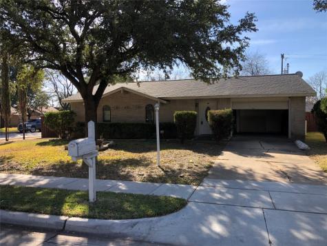 545 N Holiday Drive Grand Prairie TX 75052