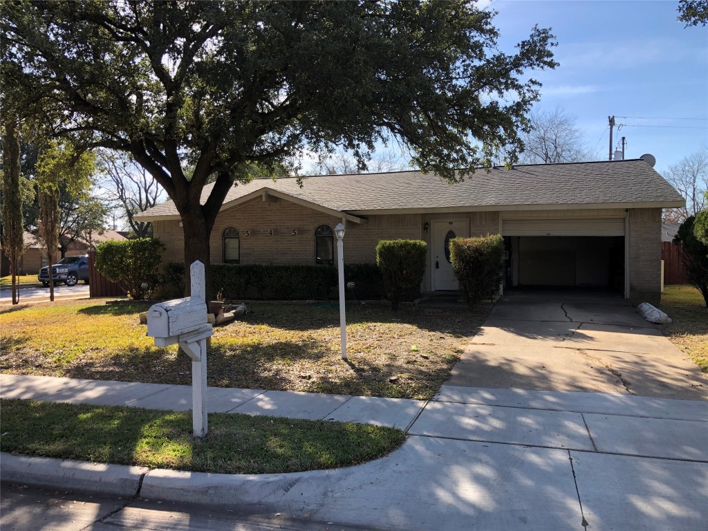545 N Holiday Drive Grand Prairie TX 75052