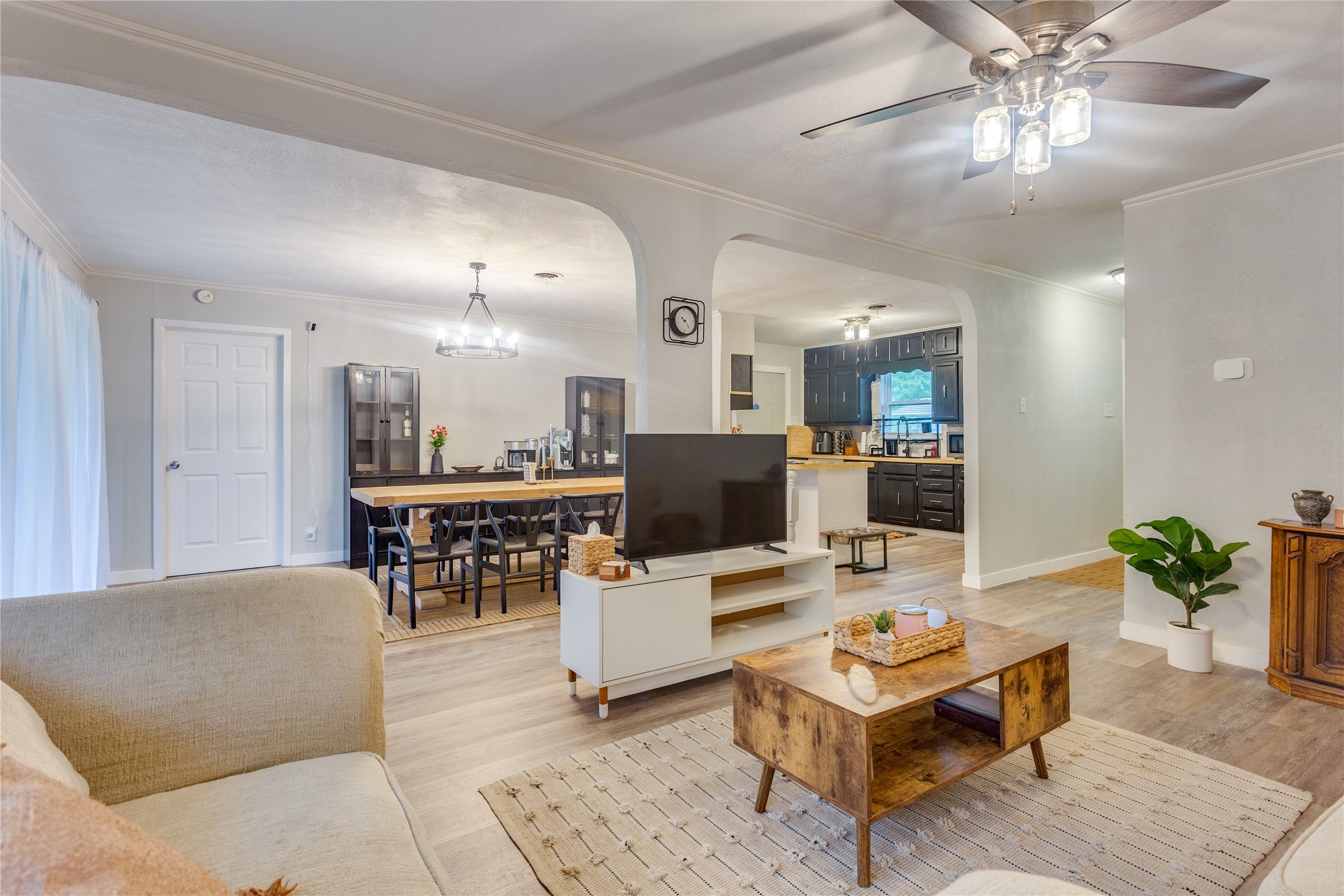 2012 Bradford Drive Arlington TX 76010