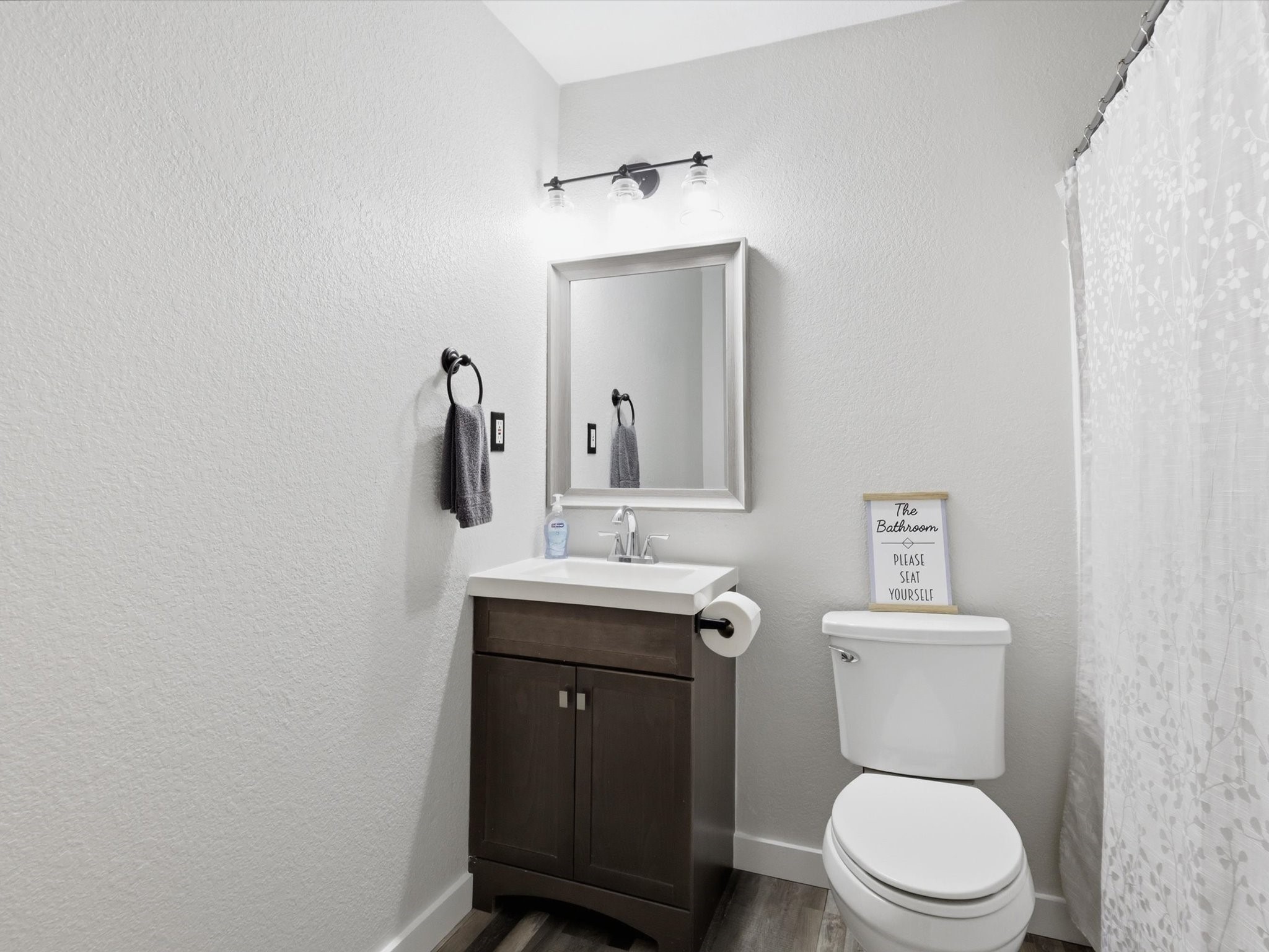 636 E Eubank Street Mabank TX 75147