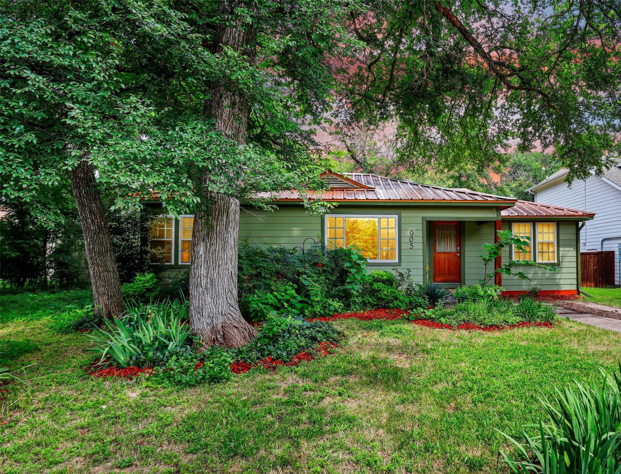 905 N Bailey Avenue Fort Worth TX 76107
