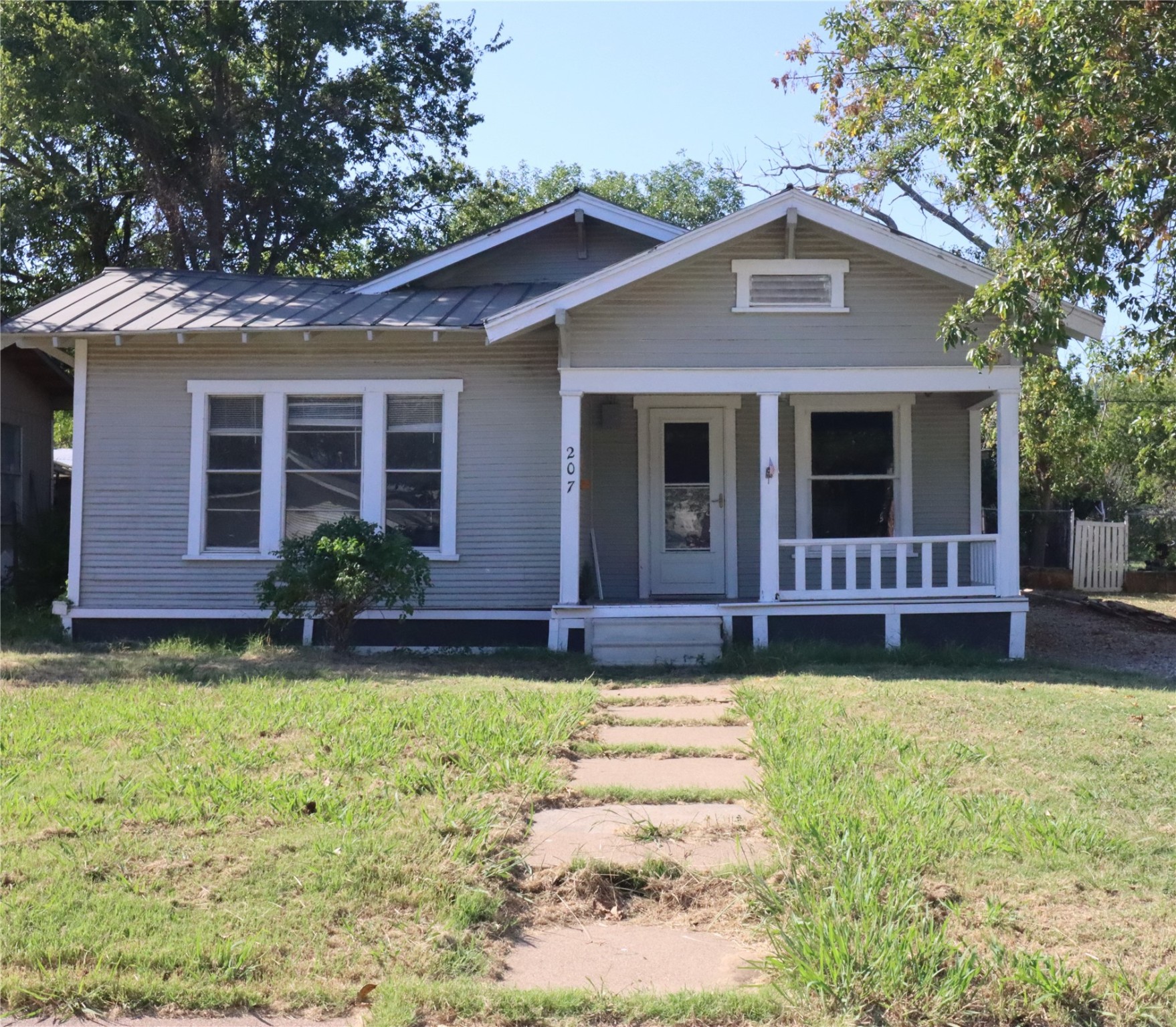 207 S Connellee Avenue Eastland TX 76448