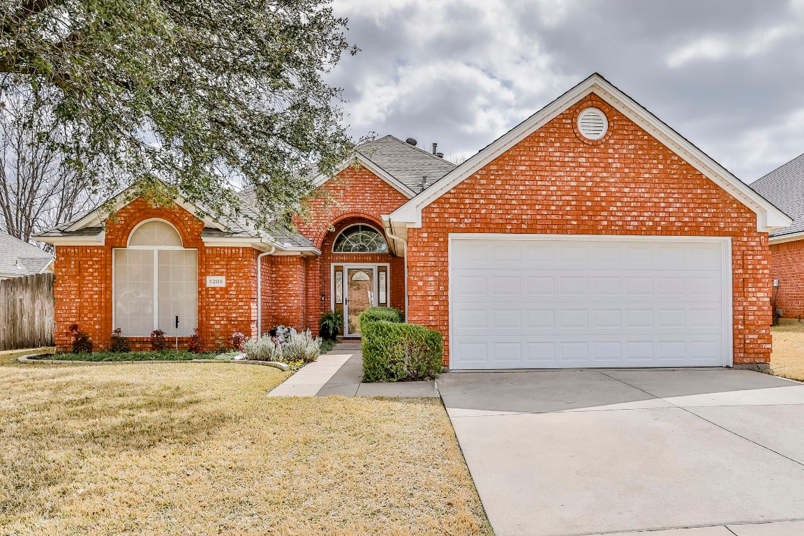 6208 Roaring Springs Drive North Richland Hills TX 76180