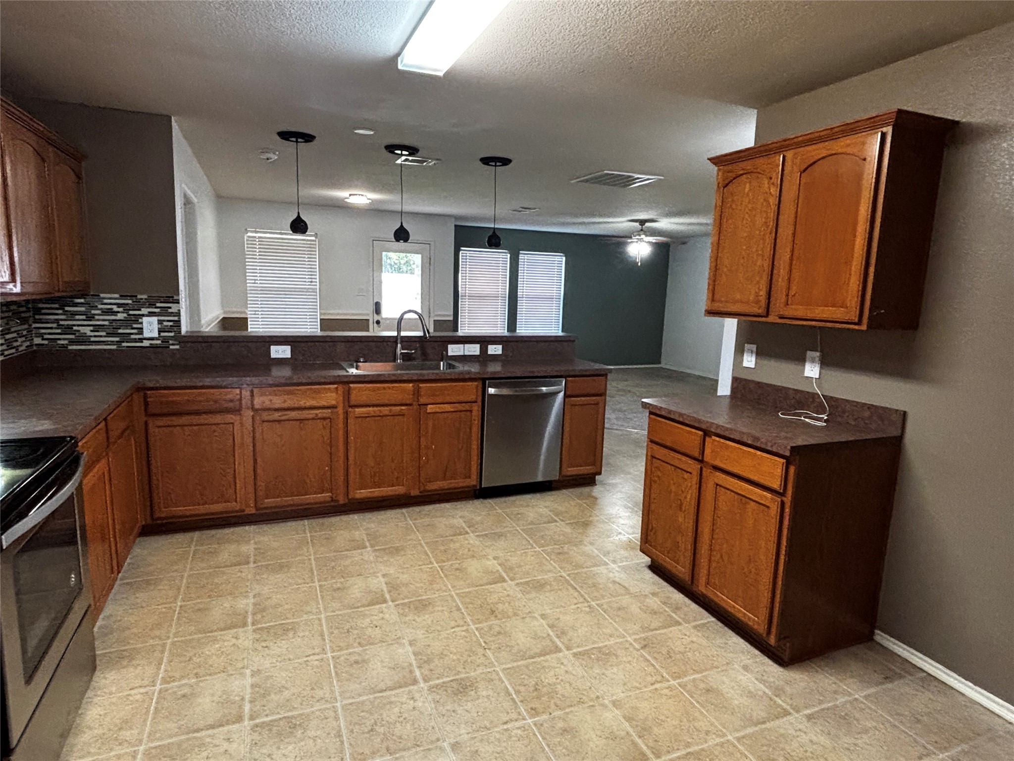 2027 Lake Trail Drive Heartland TX 75126