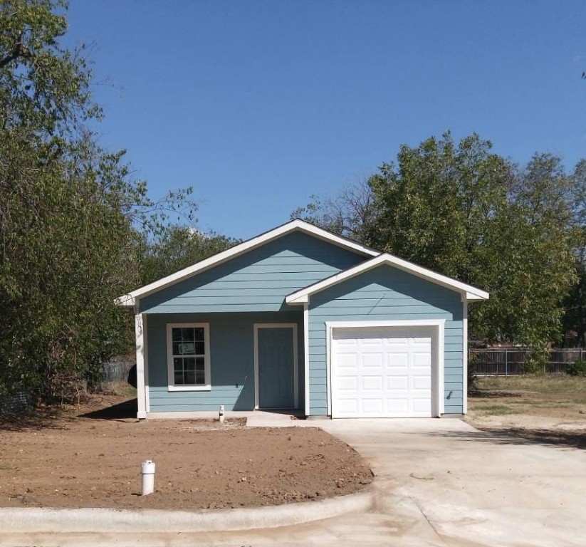 1405 SE Martin Luther King Jr Street Mineral Wells TX 76067