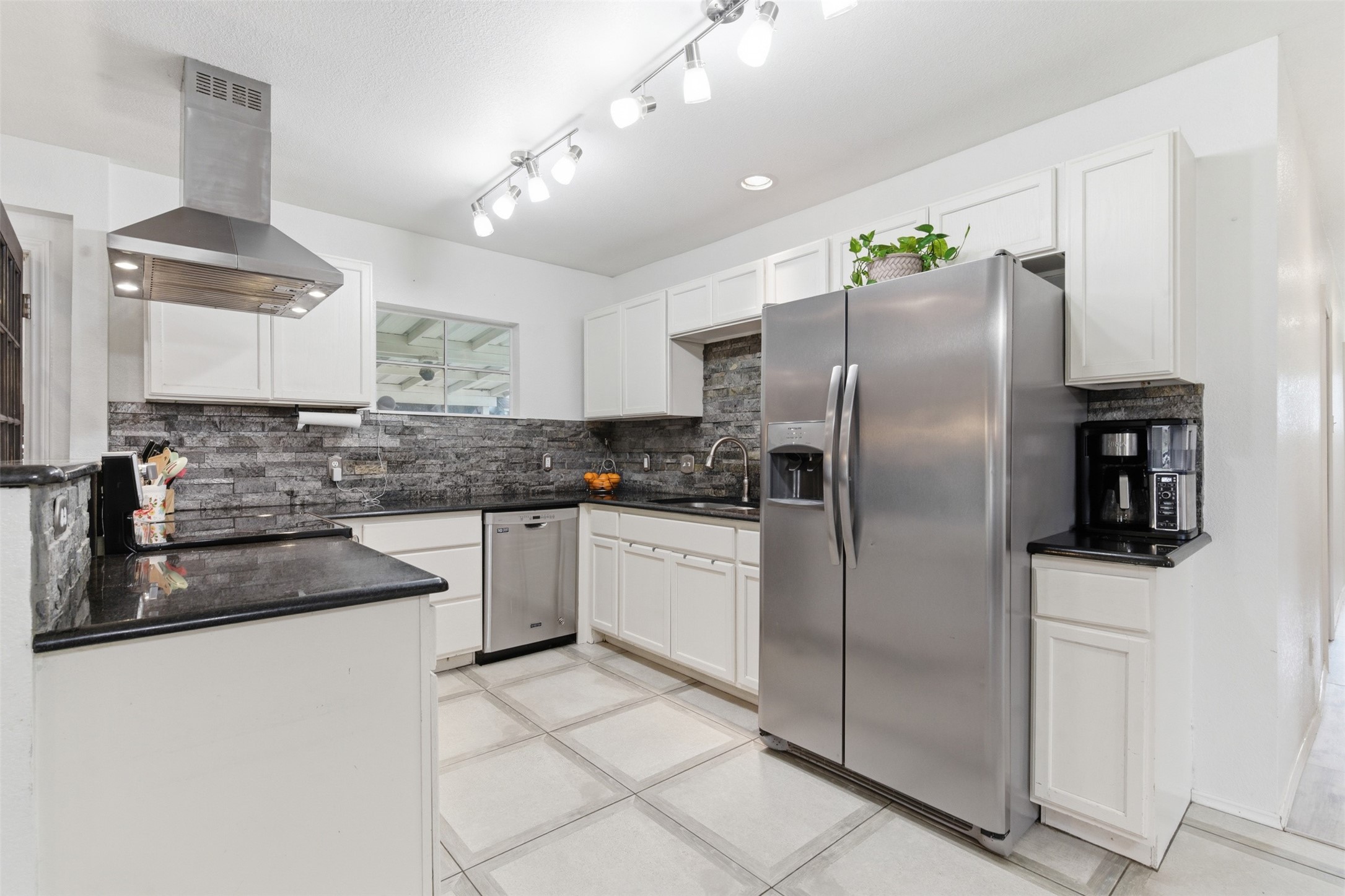 208 E Columbia Street Weatherford TX 76086
