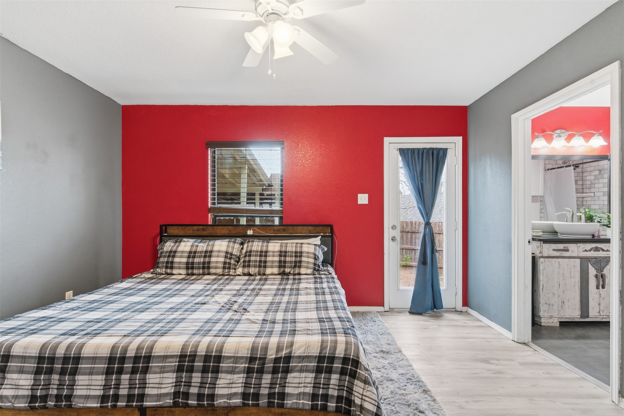 208 E Columbia Street Weatherford TX 76086