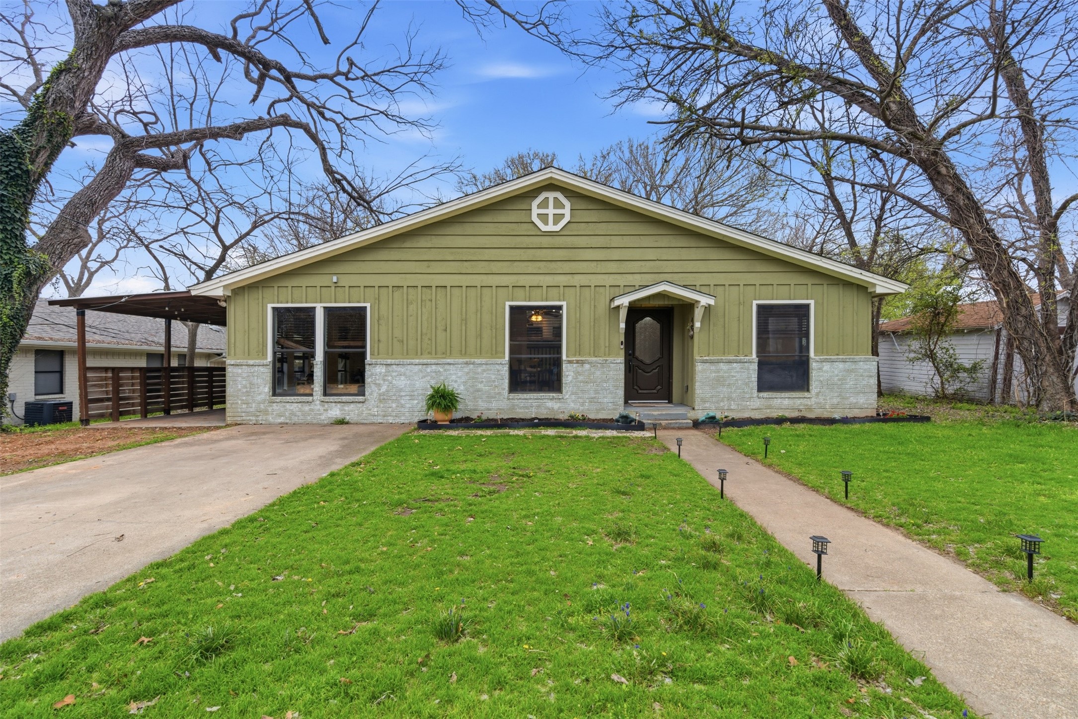 208 E Columbia Street Weatherford TX 76086