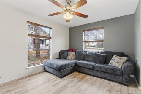 208 E Columbia Street Weatherford TX 76086