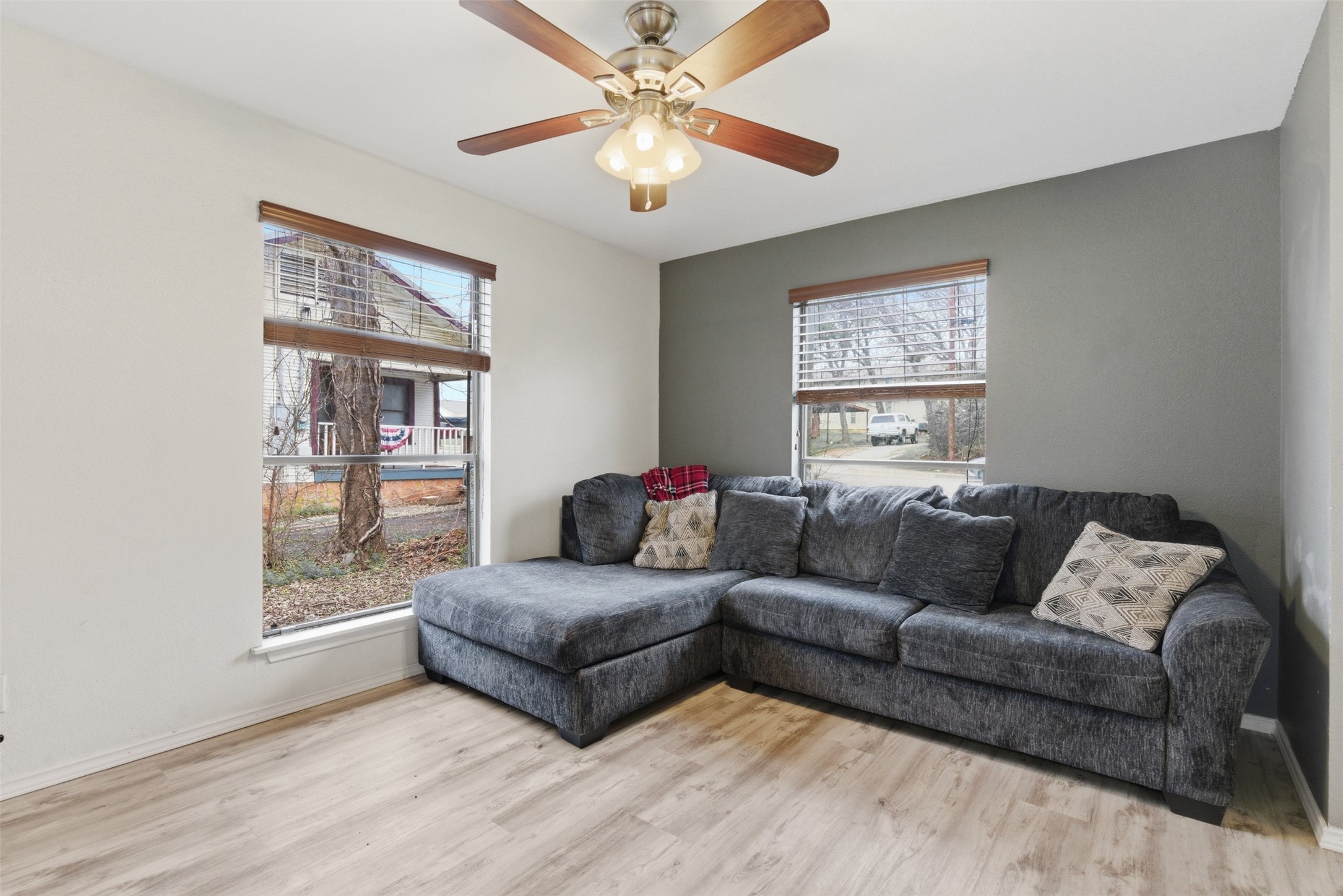 208 E Columbia Street Weatherford TX 76086