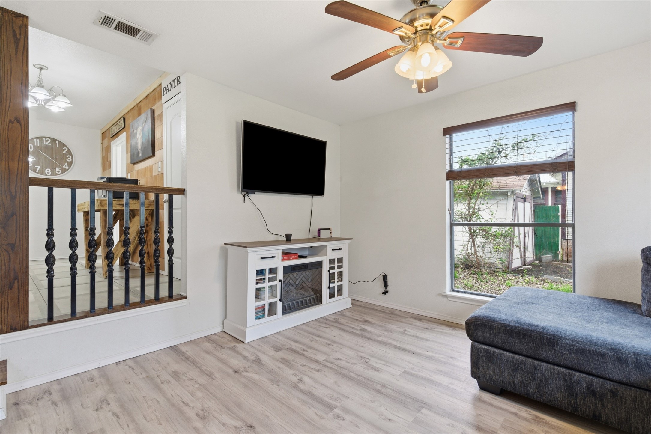 208 E Columbia Street Weatherford TX 76086