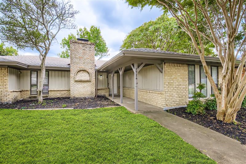 1724 Midcrest Drive Plano TX 75075