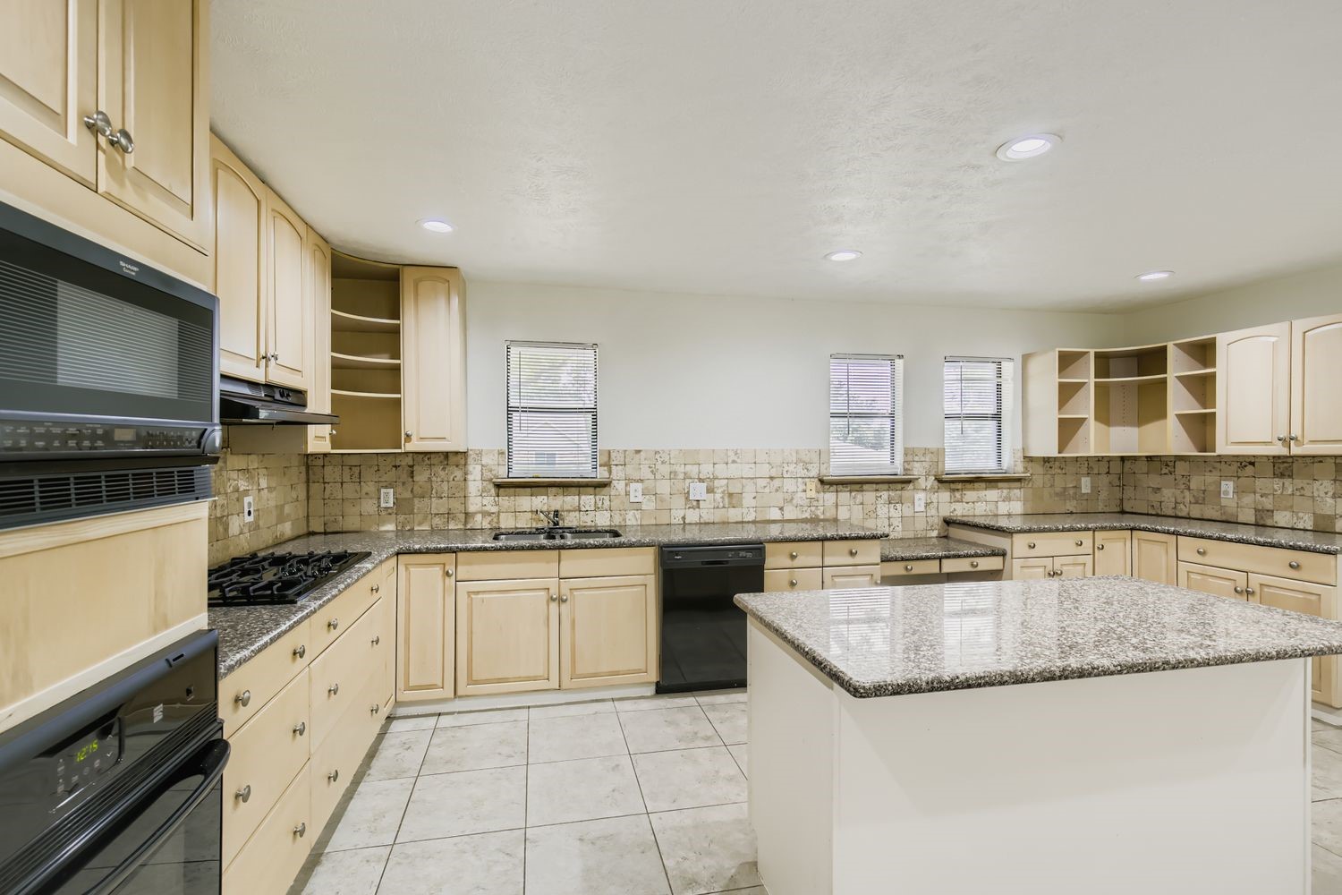 1724 Midcrest Drive Plano TX 75075