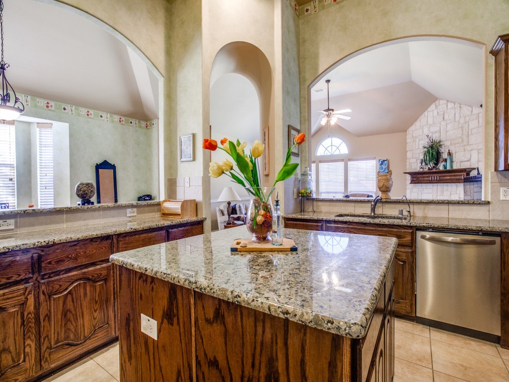 621 Buelwood Court Desoto TX 75115