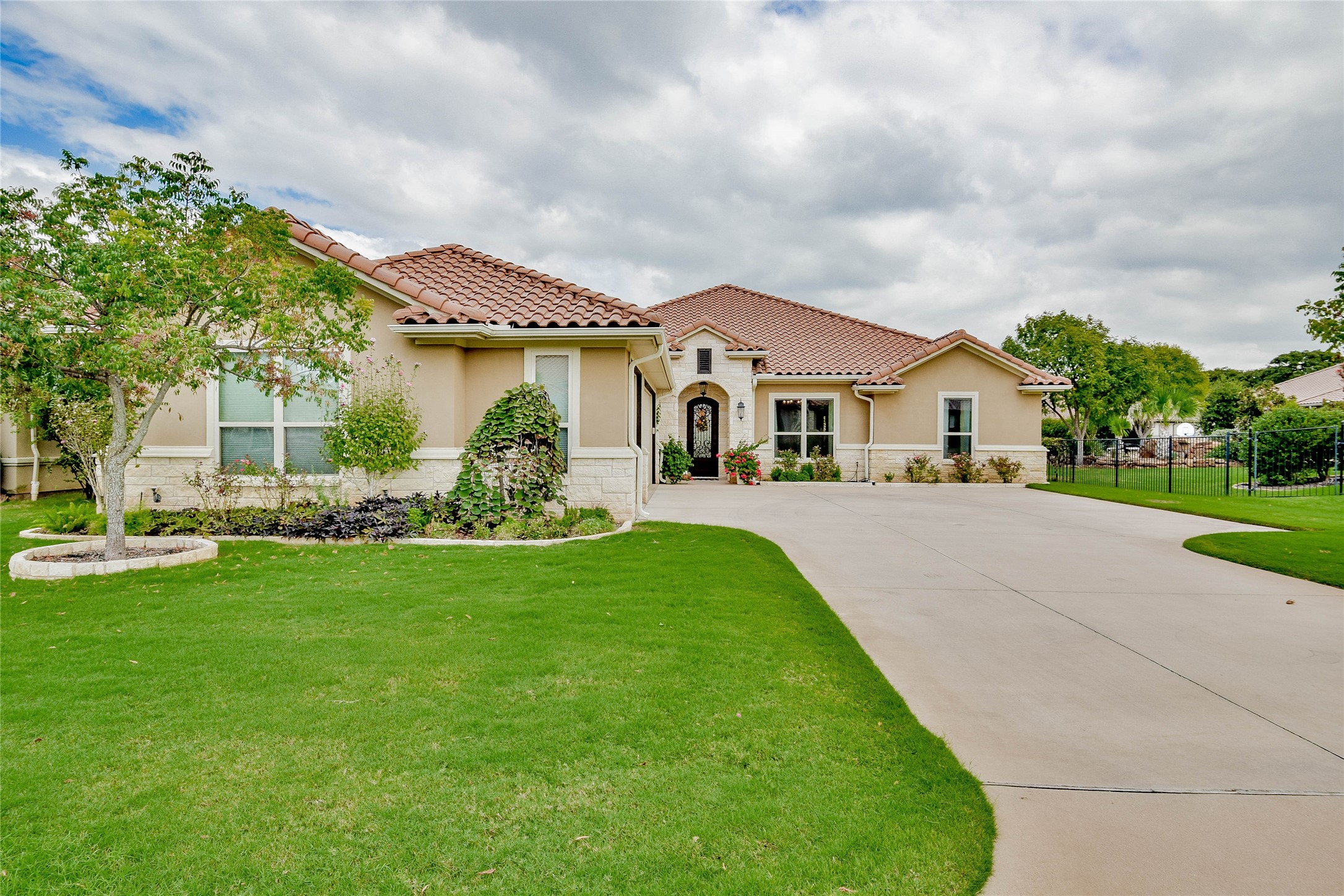 1617 Malibu Bay Court Granbury TX 76048