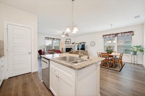 413 Wiggins Way Van Alstyne TX 75495