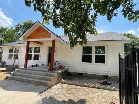 3825 Oak Creek Circle Dallas TX 75227