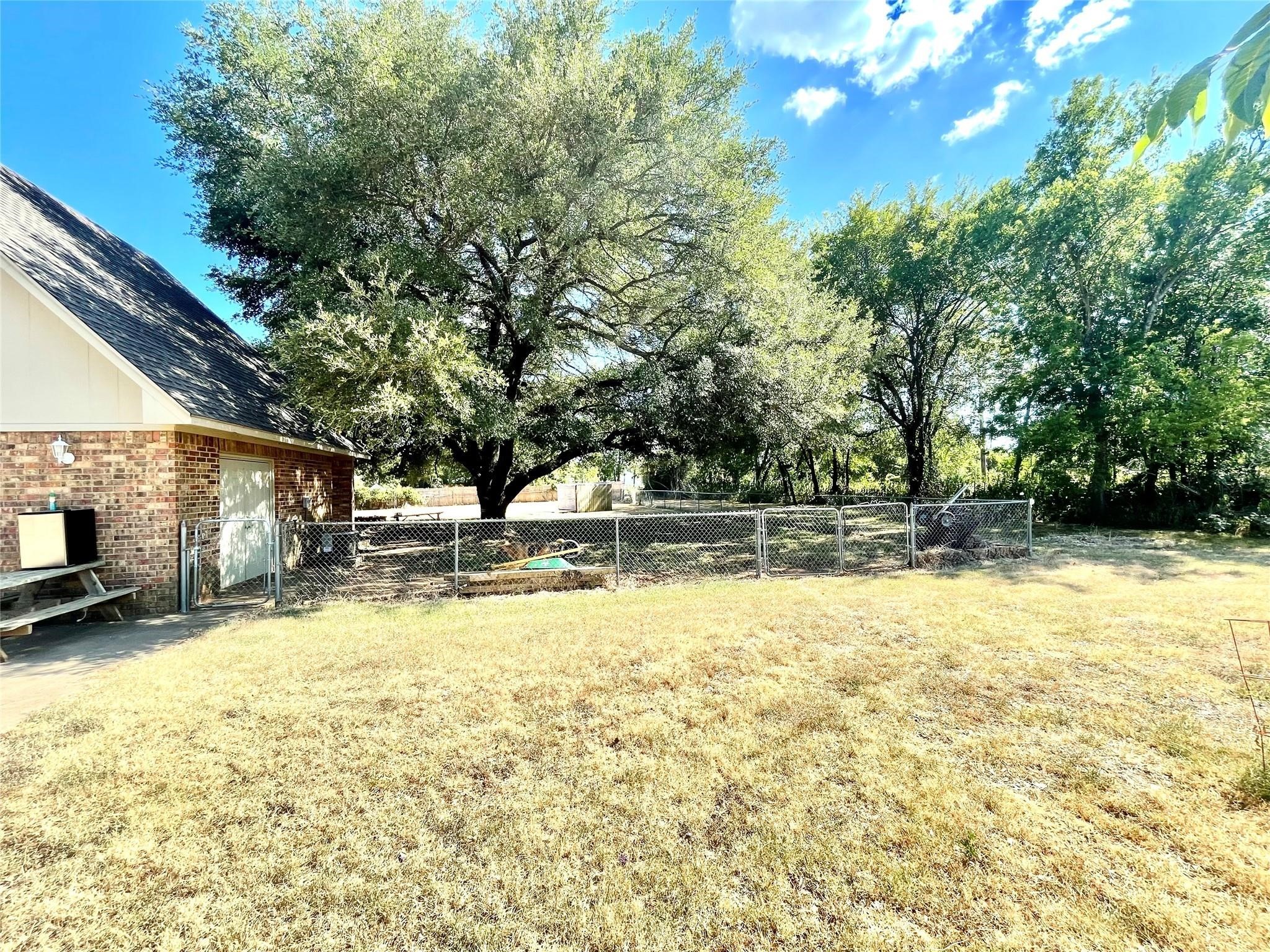 710 S Main Street Tehuacana TX 76686