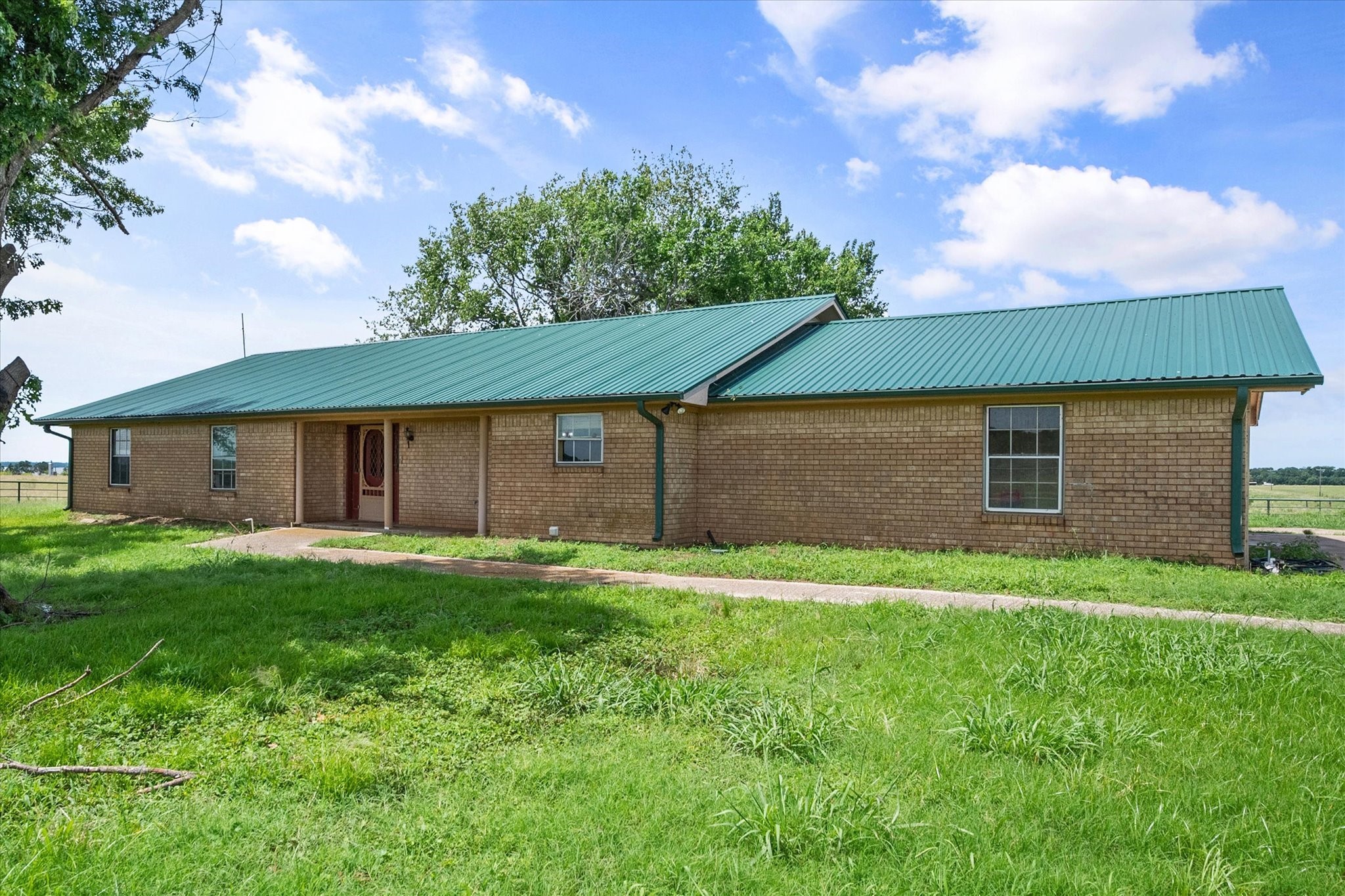 900 SE County Road 2220 Corsicana TX 75109