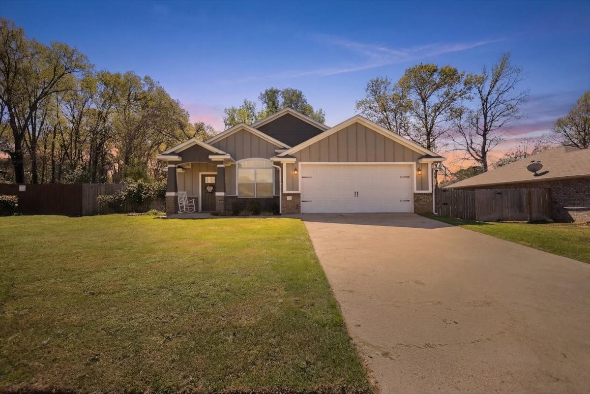 307 Mission Crest Circle Lindale TX 75771