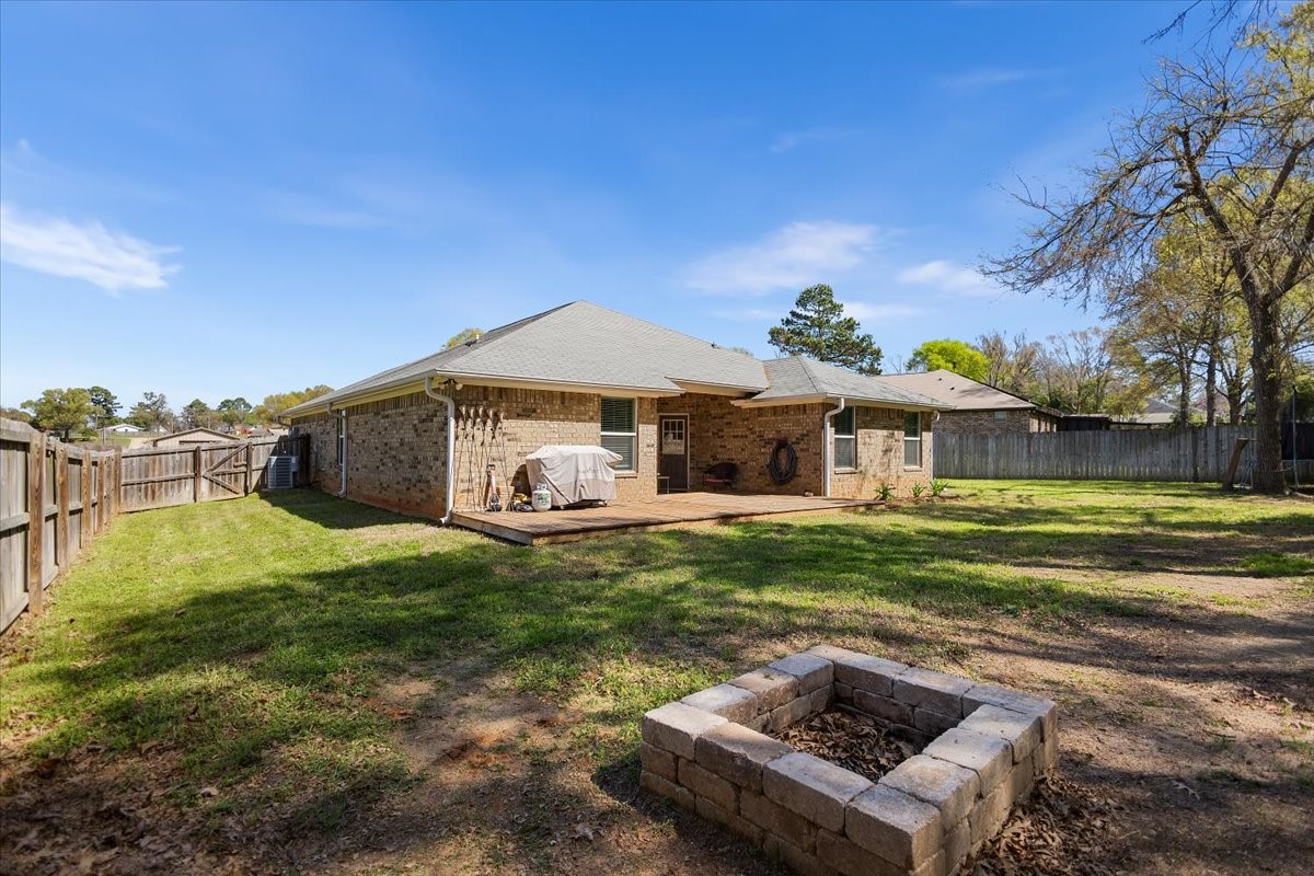 307 Mission Crest Circle Lindale TX 75771