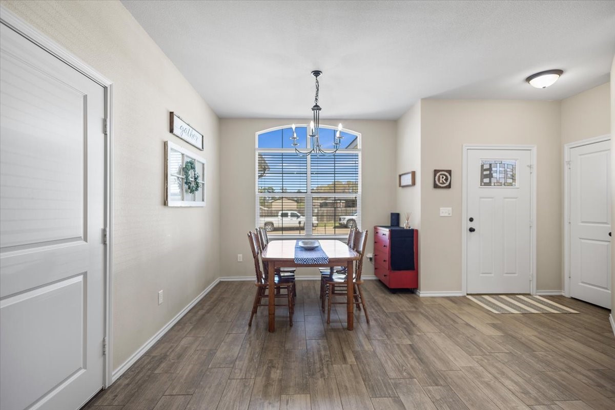 307 Mission Crest Circle Lindale TX 75771
