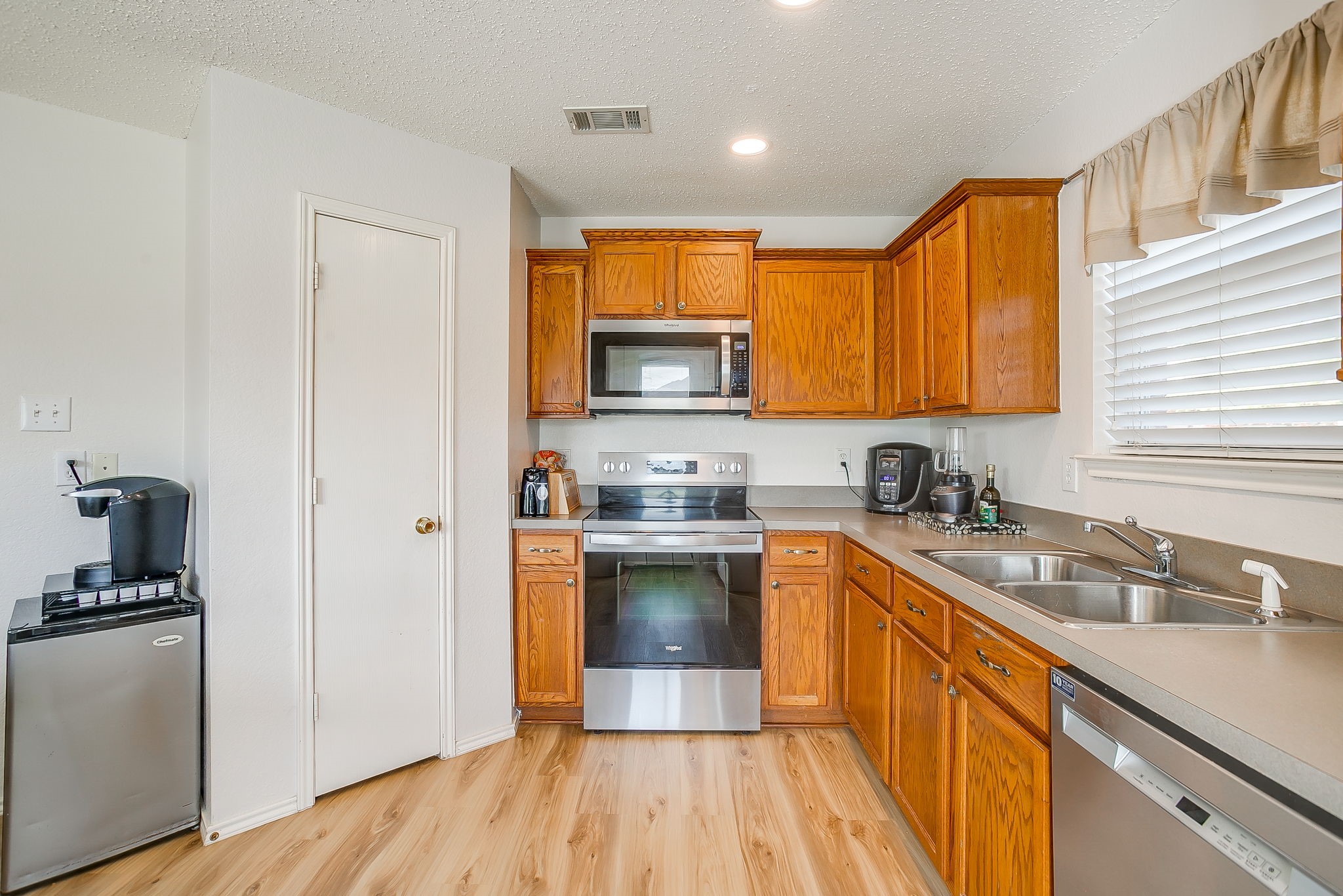 1700 Wolf Creek Drive Arlington TX 76018