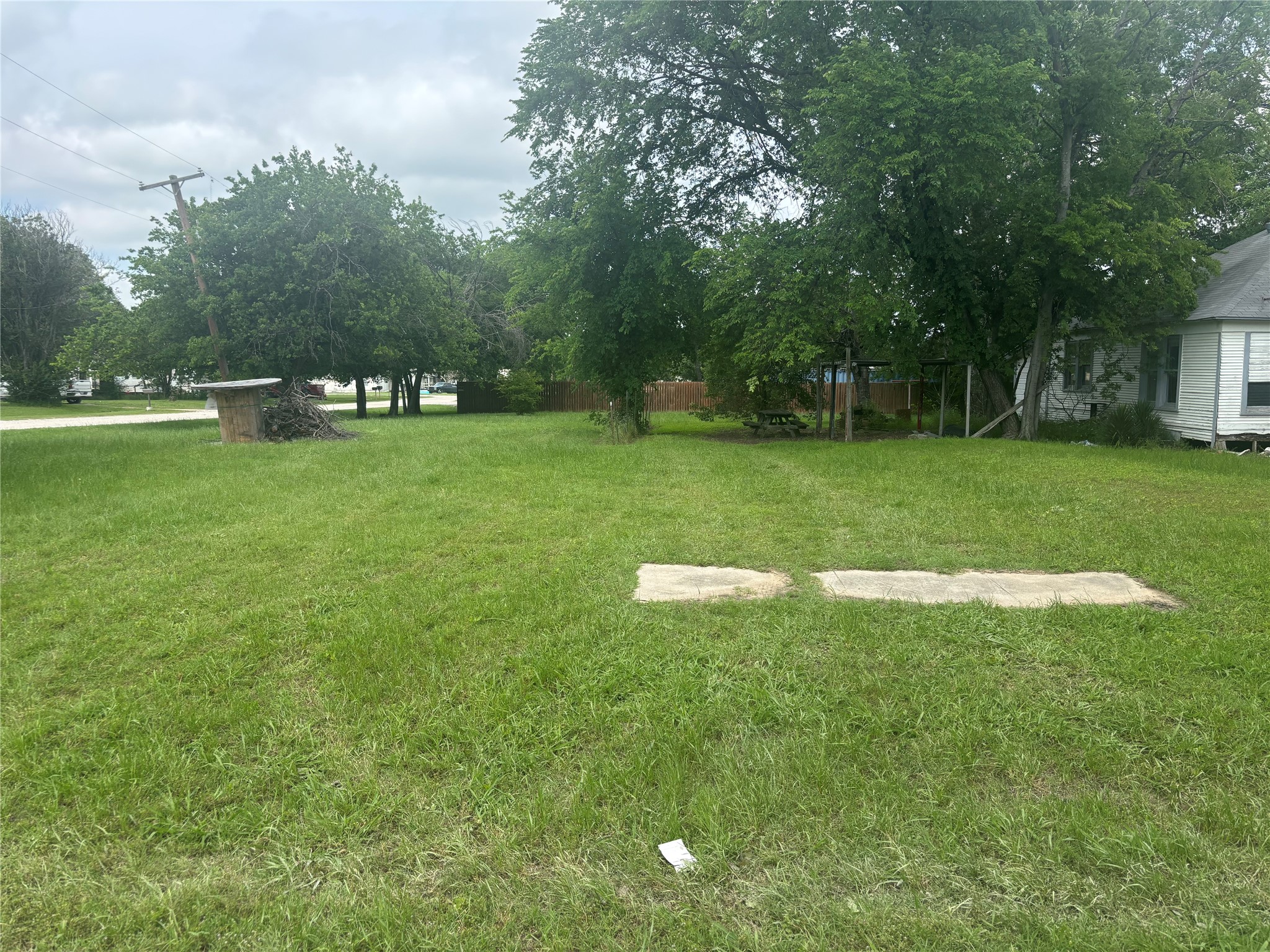 305 N 3rd Street Coolidge TX 76693
